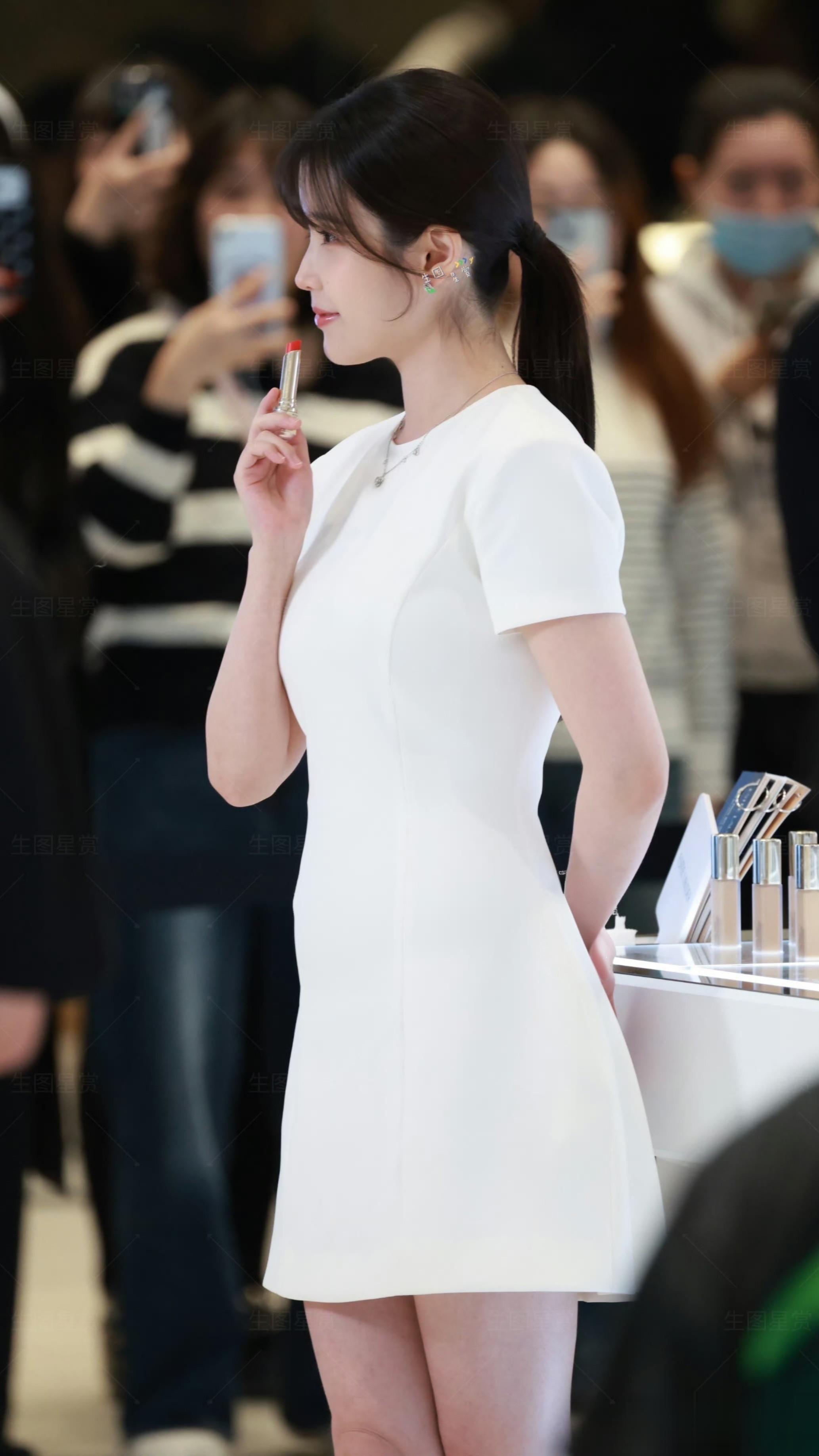 李知恩线下品牌活动现场,清冷又温柔!