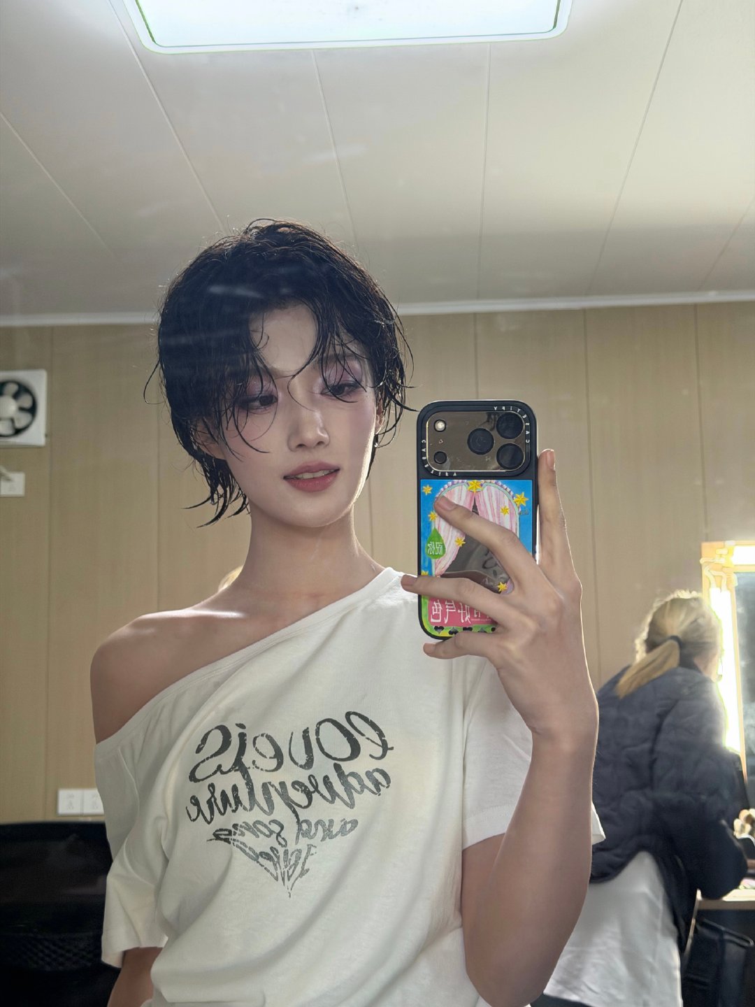卢昱晓 最新短发造型 斩男又斩女 帅我一脸