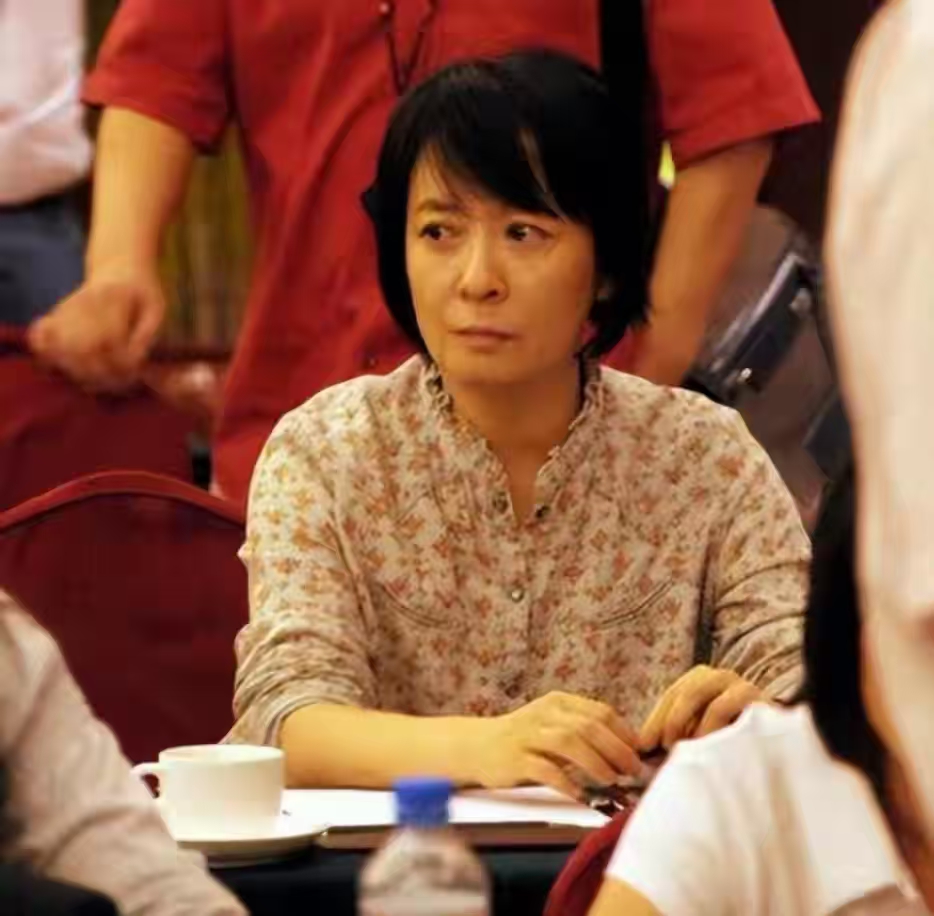 收手吧！“资本家的丑孩子”，没颜值没本事，就别出来祸害观众了
