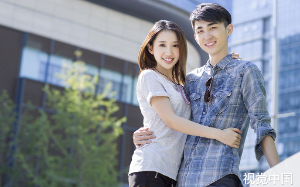 老婆笑我是草包富二代，带情人逼宫，我拨通母亲电话：撤资，让她破产