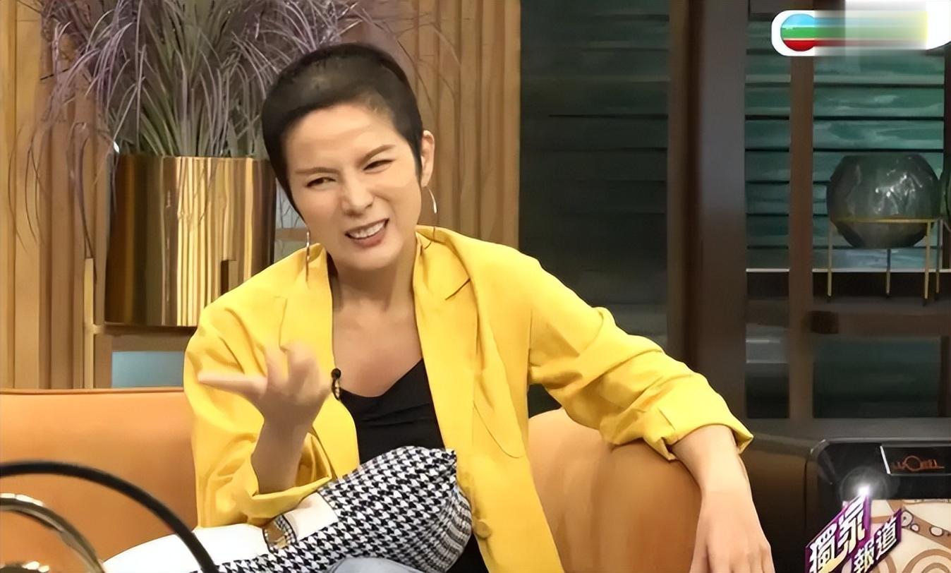 51岁港姐自曝癌症已到晚期，胸部溃烂流脓发臭，已提前筹备追思会