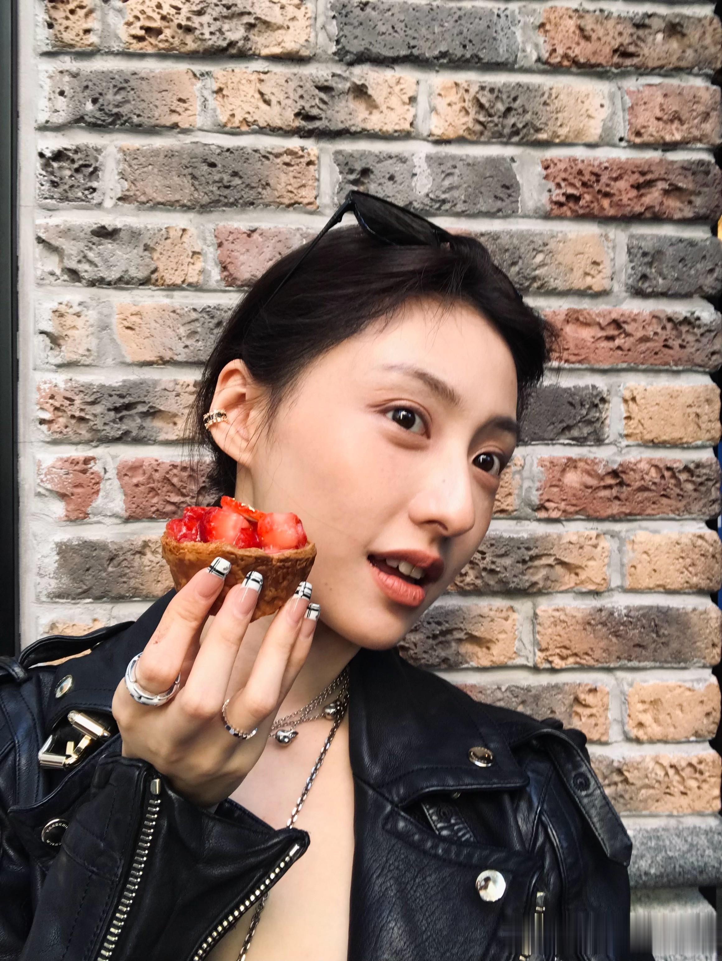胡连馨分享图片