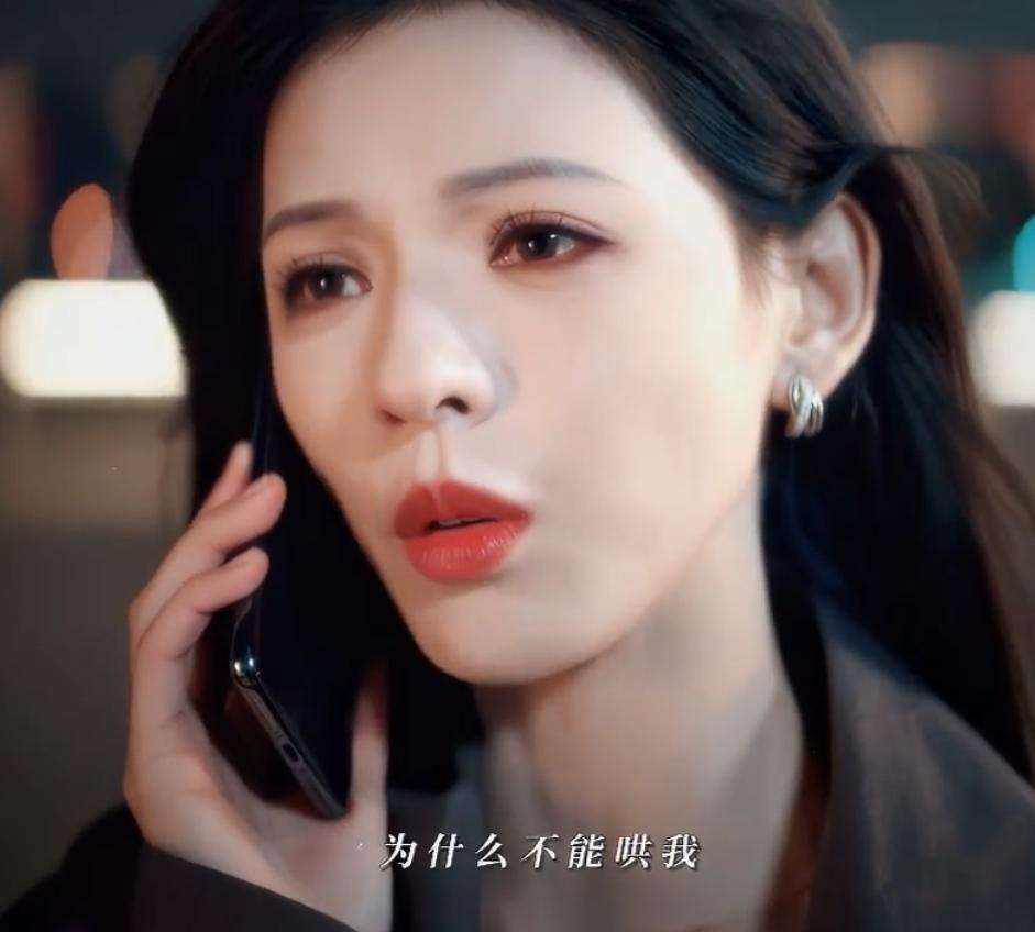 当梁洁和张予曦同框，一个大方一个端着，才懂网红和明星差别多大
