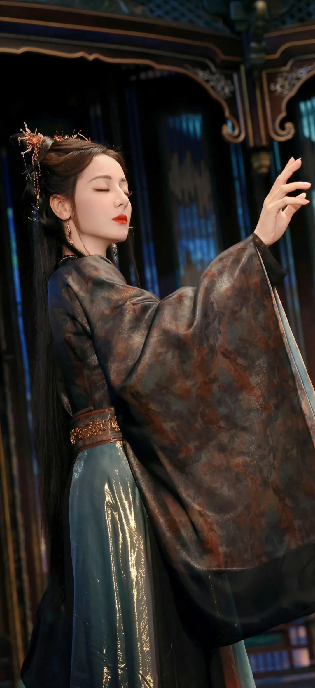 美女壁纸第5646期—迪丽热巴