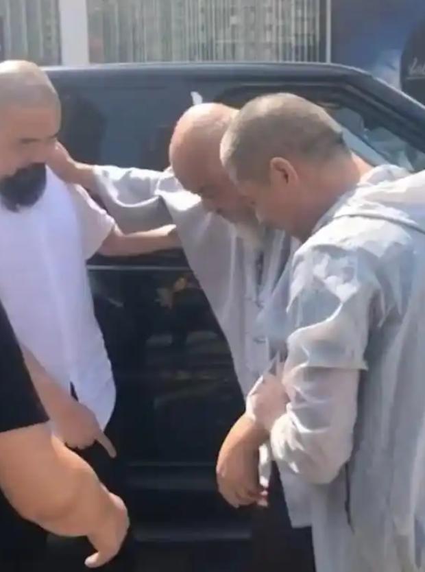 每天2包烟，顿顿8两白酒，70岁李琦跟去世前杨少华状态如出一辙