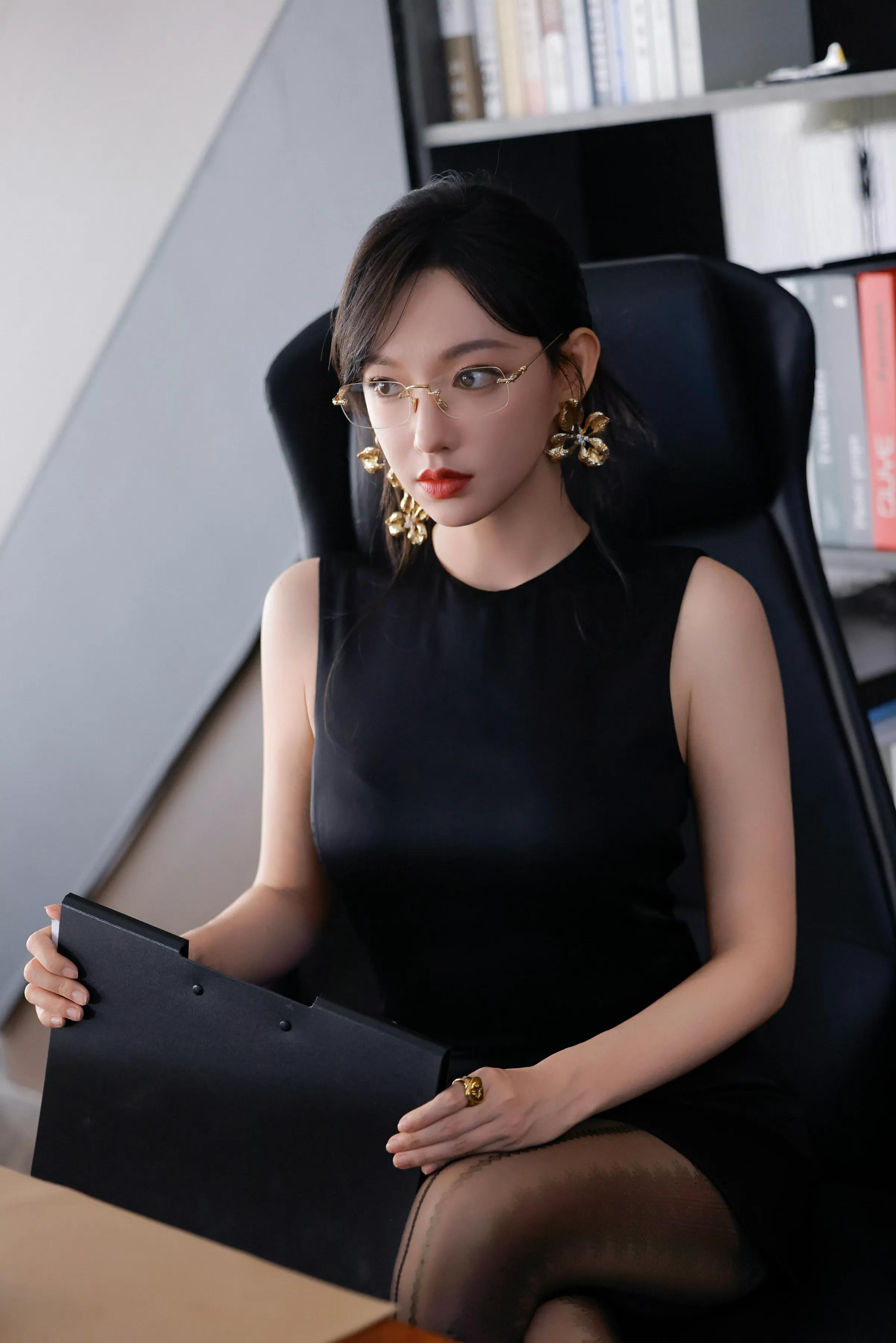 女老板程潇真性感