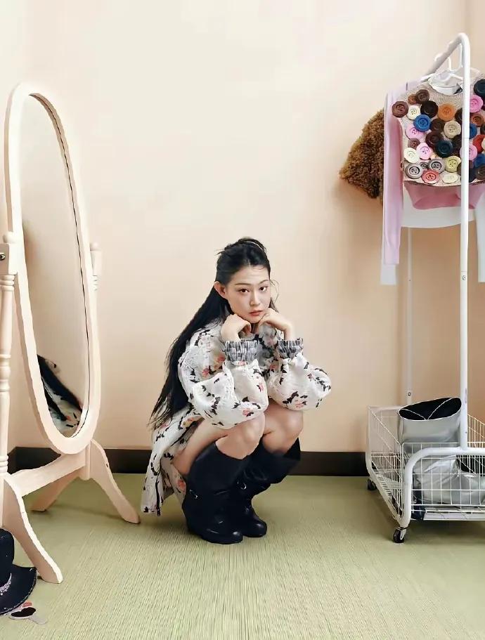 小沈阳是真舍得捧女儿,沈佳润第三次登上杂志封面,比以前好看了