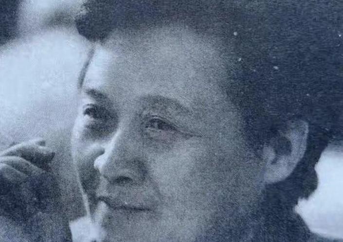 谌容去世才一年，看嫁给英达28年的梁欢，才懂冯小刚那句话说对了
