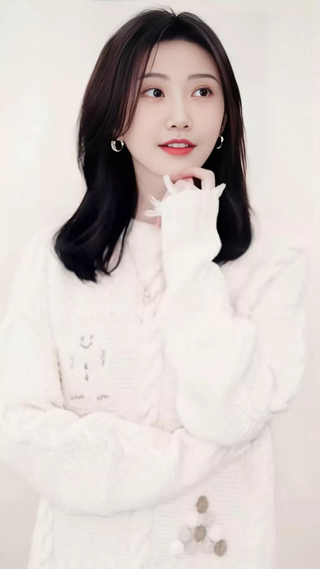 景甜写真鉴赏｜香槟色钻饰抹胸裙，温柔又有气场