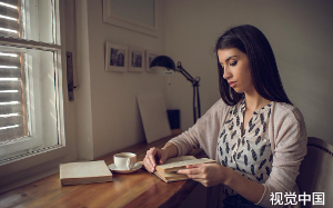 店员老婆捧着孕肚哭诉我引诱她出轨还始乱终弃，可我是个短发女生啊！