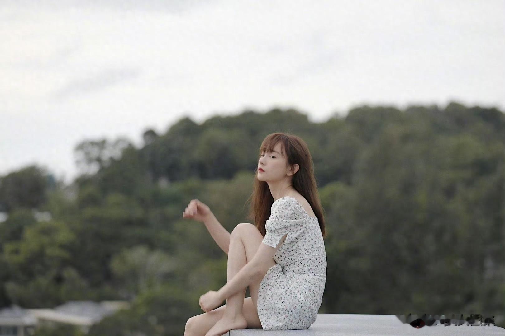 张檬姐姐，碎花短裙小清新美图集。
