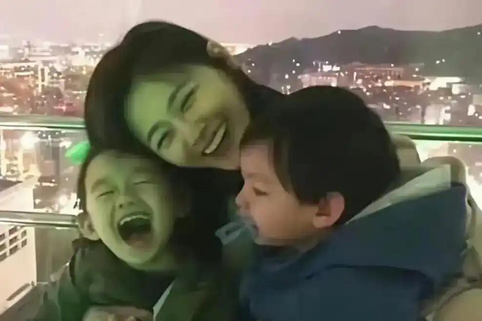 马筱梅比大S还狠，给张兰“下马威”让汪宝姓马，百日宴在台北办