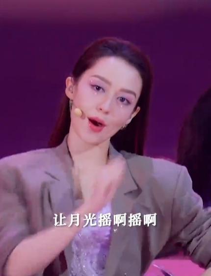 郎朗没想到，31岁混血老婆“性感出道”，却因德国一场彩排引热议