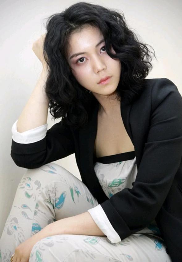 她是从4500:1杀出的恶女，号称全韩国最不好惹的影后女星 又邪又灵