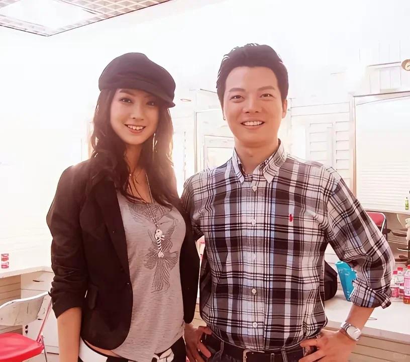 任鲁豫一家三口临沂被遇，妻子肤白貌美似明星，4岁儿子超像爸爸