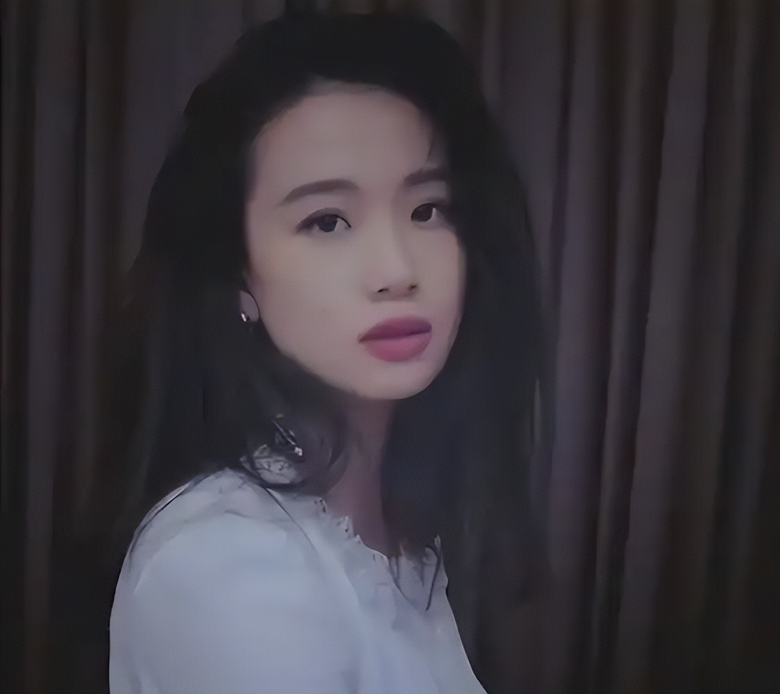 小牌大耍、逼哭导演？挨了15年骂名的李梦，打了一场漂亮的翻身仗