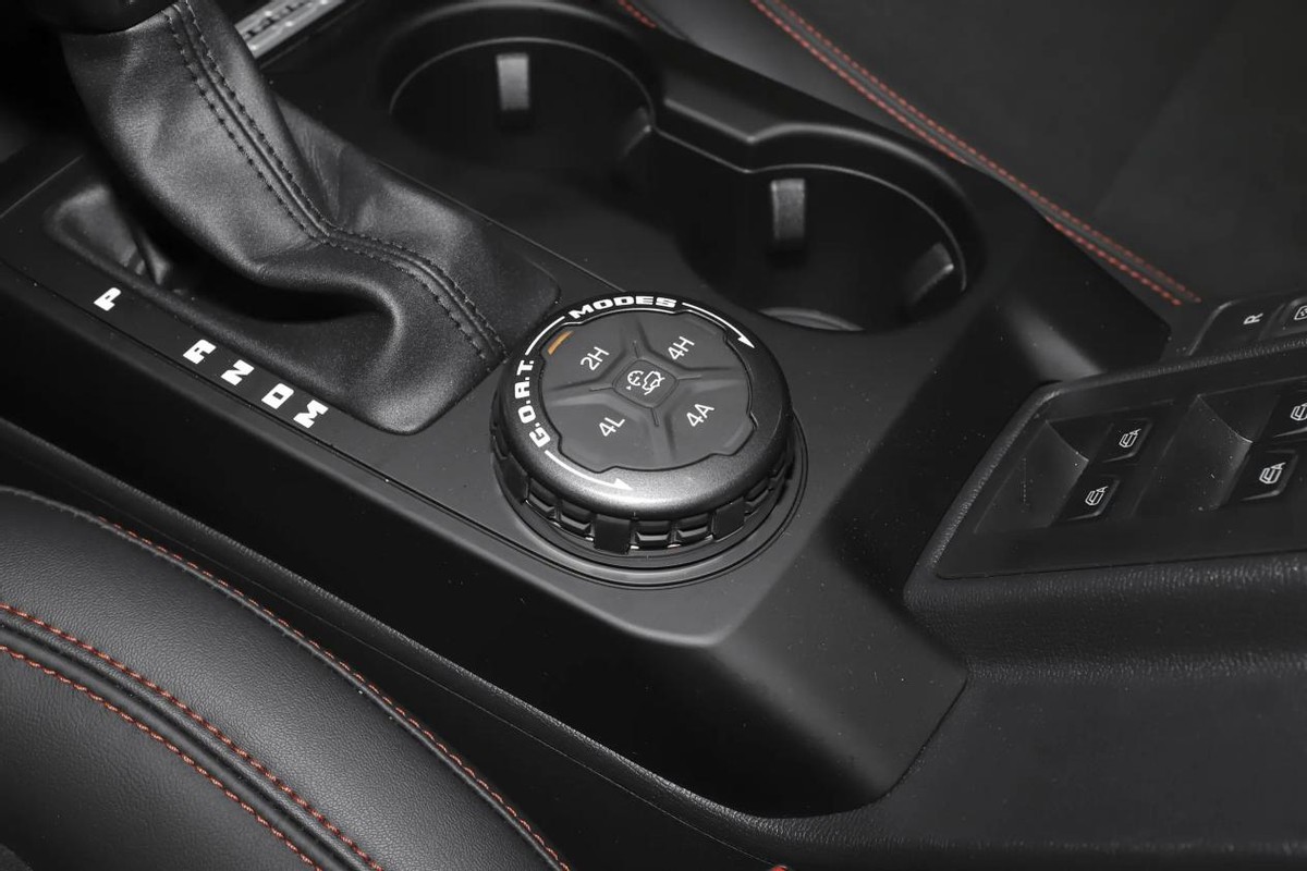 实拍26款福特烈马，标配透明底盘+全时四驱，这颜值你受得了吗？