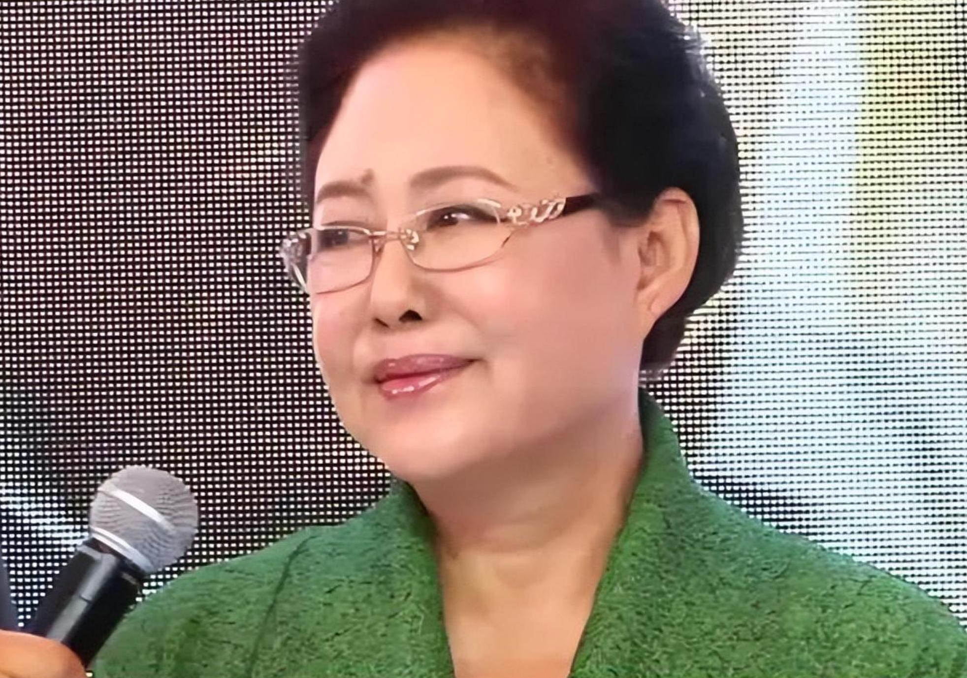 尾骨裂伤、瑞士老公去世，76岁斯琴高娃近况曝光，担忧的事发生了