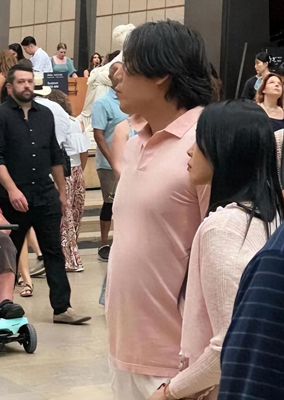 一个被窝睡不出两种人!秦昊对57岁伊能静的态度 撕下庾澄庆的体面