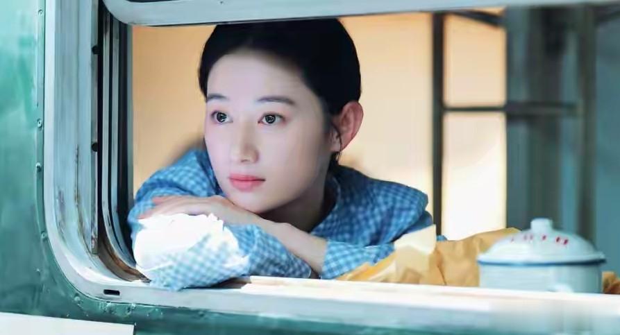 郭晓婷母女拍婚纱照写真曝光！妈妈长相似明星，郭爸爸真是有福气