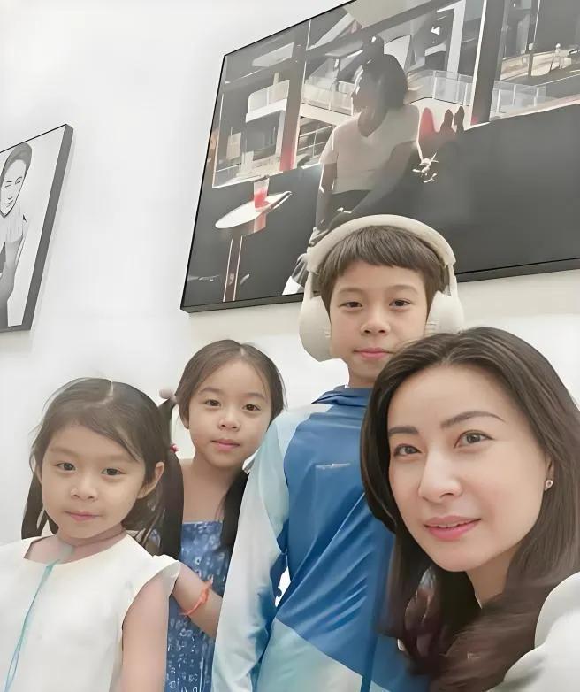 郭晶晶12岁女儿霍中妍火出圈！正脸照太惊艳，小小年纪颜值拉满 ???