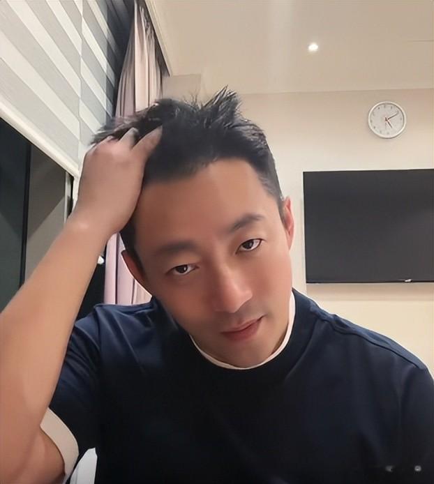 汪小菲不忍了,开始清算S家的所作所为,直播时的插曲又引火上身