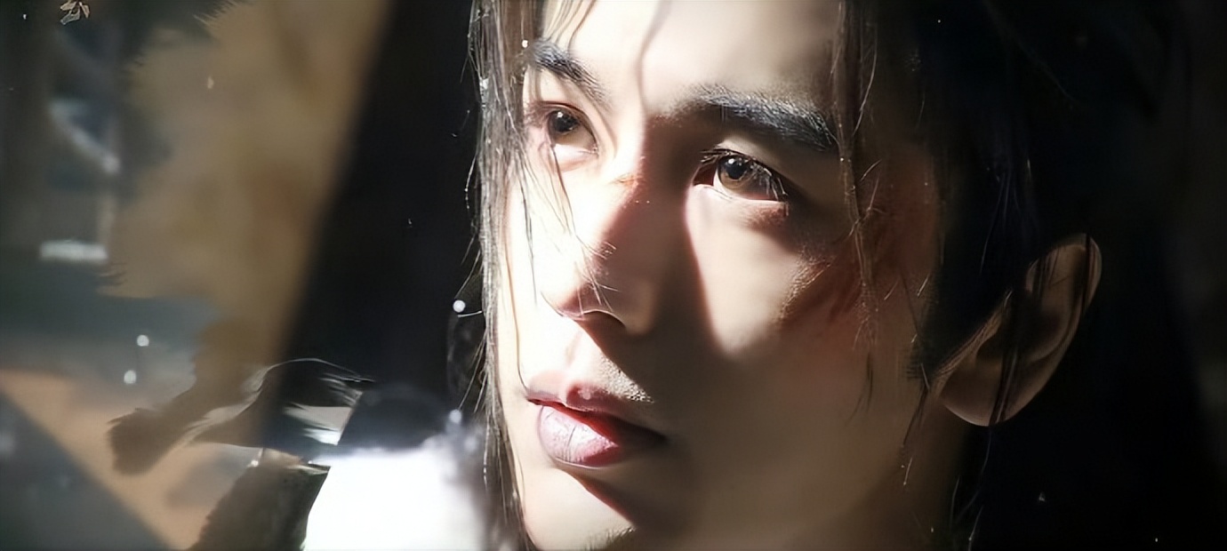 大龄演员别装嫩！39岁毛林林给28岁张凌赫演妈，打脸多少扮嫩女星