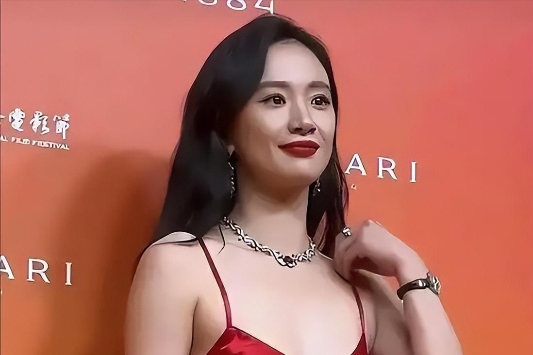 小牌大耍、逼哭导演？挨了15年骂名的李梦，打了一场漂亮的翻身仗