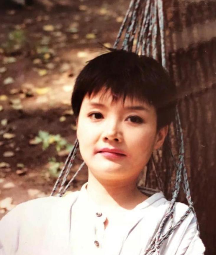 她11岁被导演看中,与名导同居多年被抛弃,童星出身却无人问津