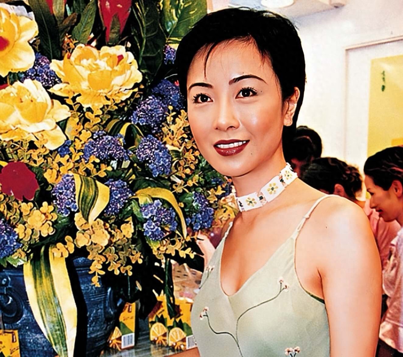 香港知名女星瘦到脸颊凹陷,手臂如同火柴棍,至今单身未婚
