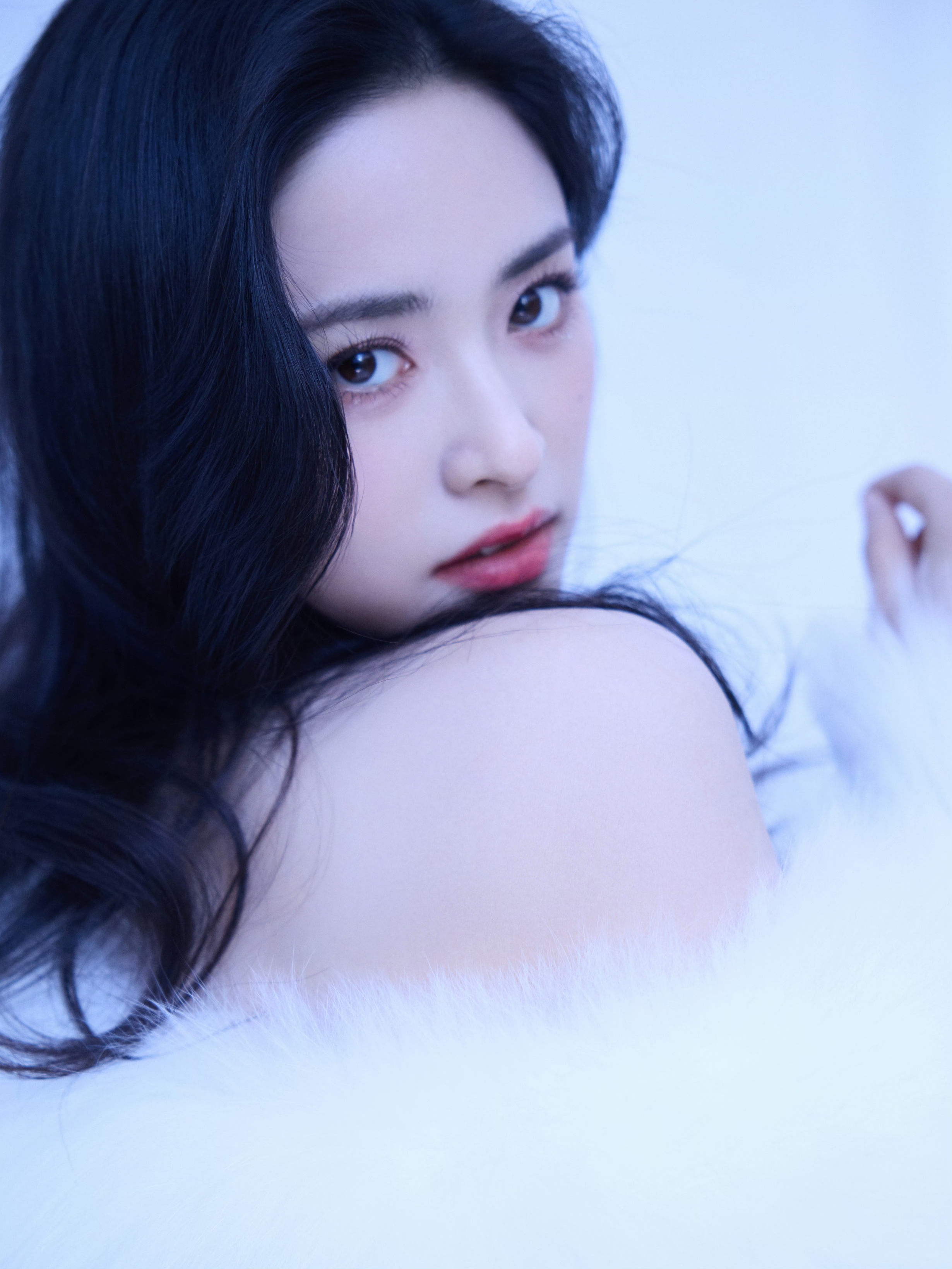 沈月——光影勾勒,清绝胜雪