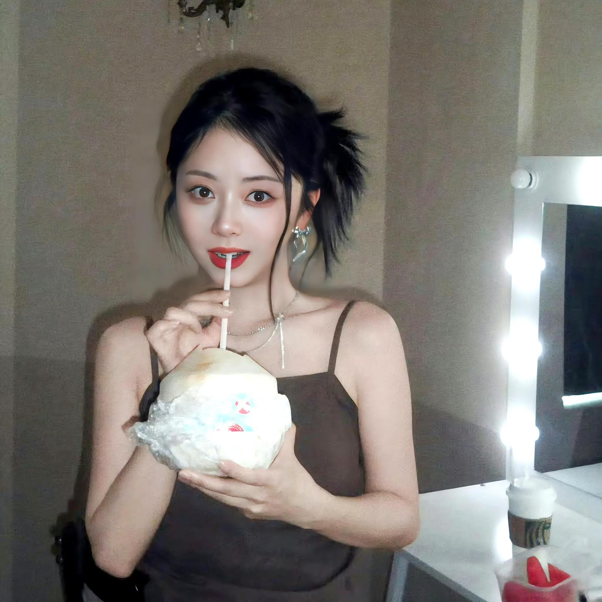 美女壁纸第5251期—谭松韵