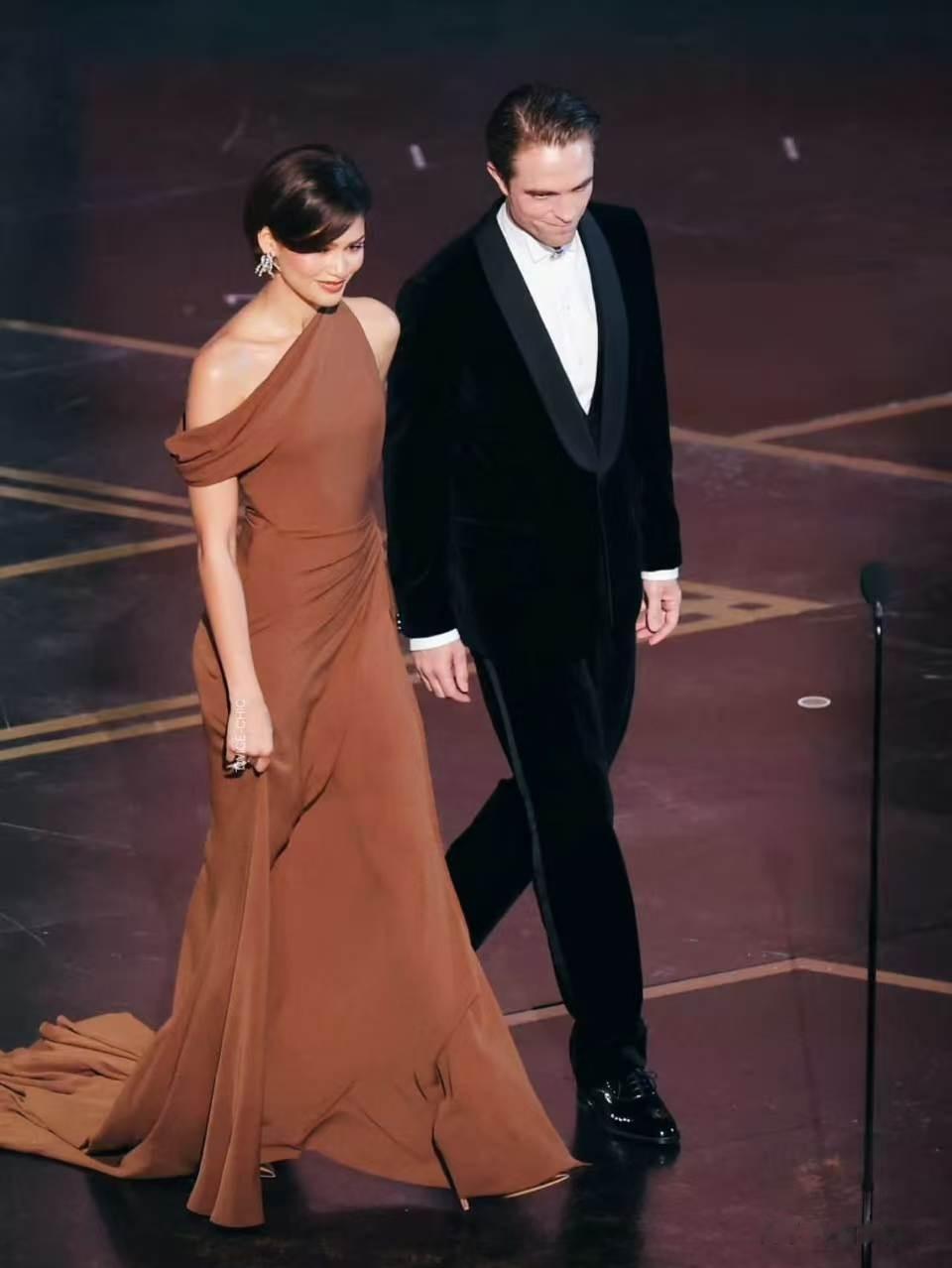 治愈系女明星前有新垣结衣石原里美，现有红毯一姐赞达亚