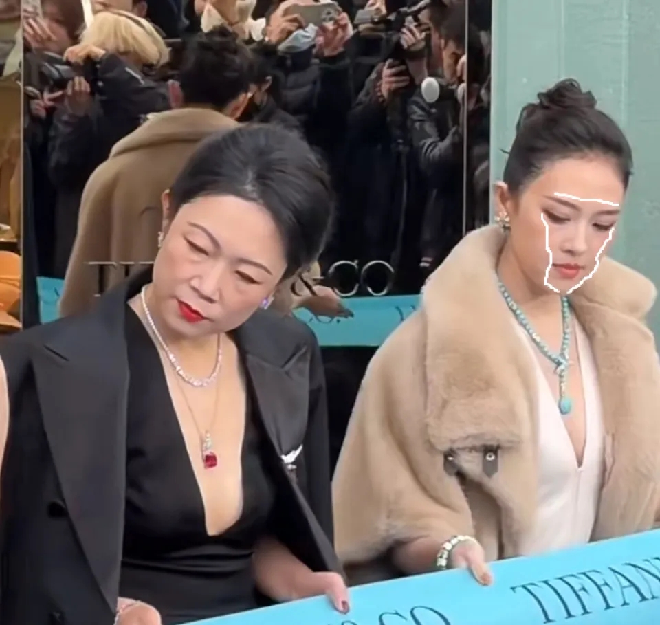 章子怡生图发福！传为新戏增肥20斤，用阴影粉救场，骨相优势没了