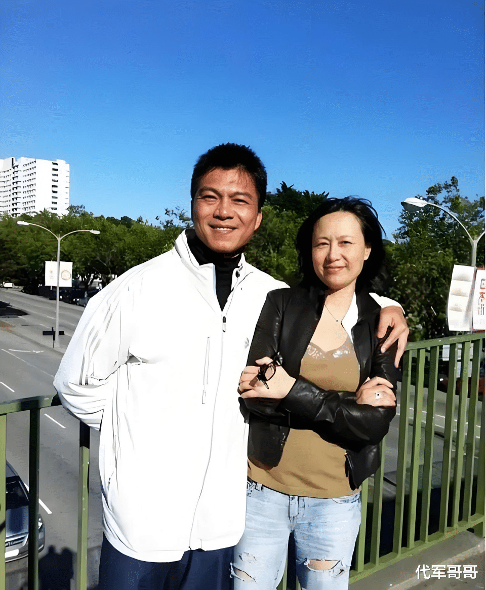 63岁吴玉芳近况曝光！嫁乒乓冠军隐退生两女，恩爱38年幸福美满
