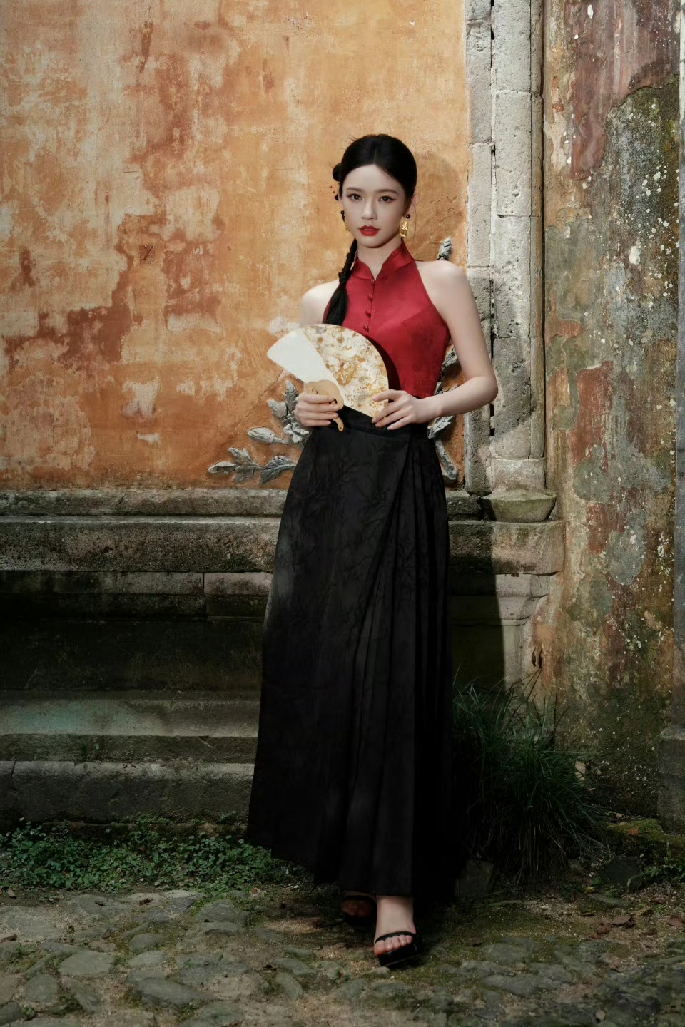 林允 新中式红黑套装太美了