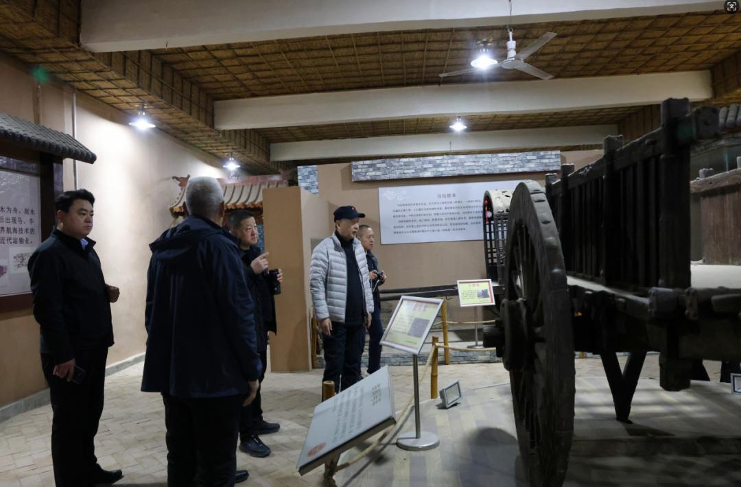 冯小宁执导《举起手来3》定档万仙山，4月正式开拍