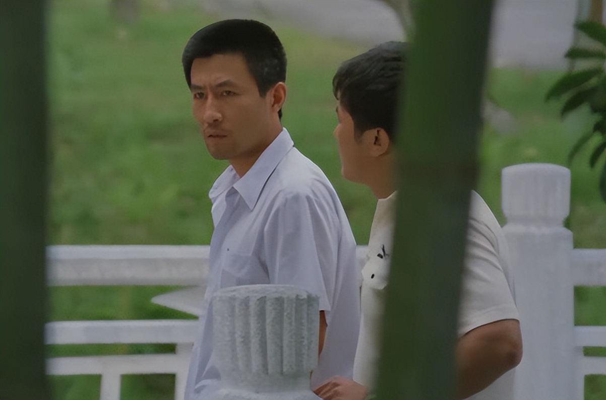 一婚丈夫嫌她太有名，二婚嫁豪门至今无子，今61岁被宠成公主