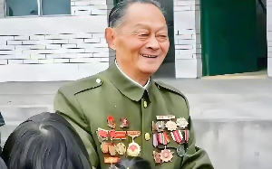 24岁就创下9次特等功，全球唯一的九星战神，前无古人后无来者！