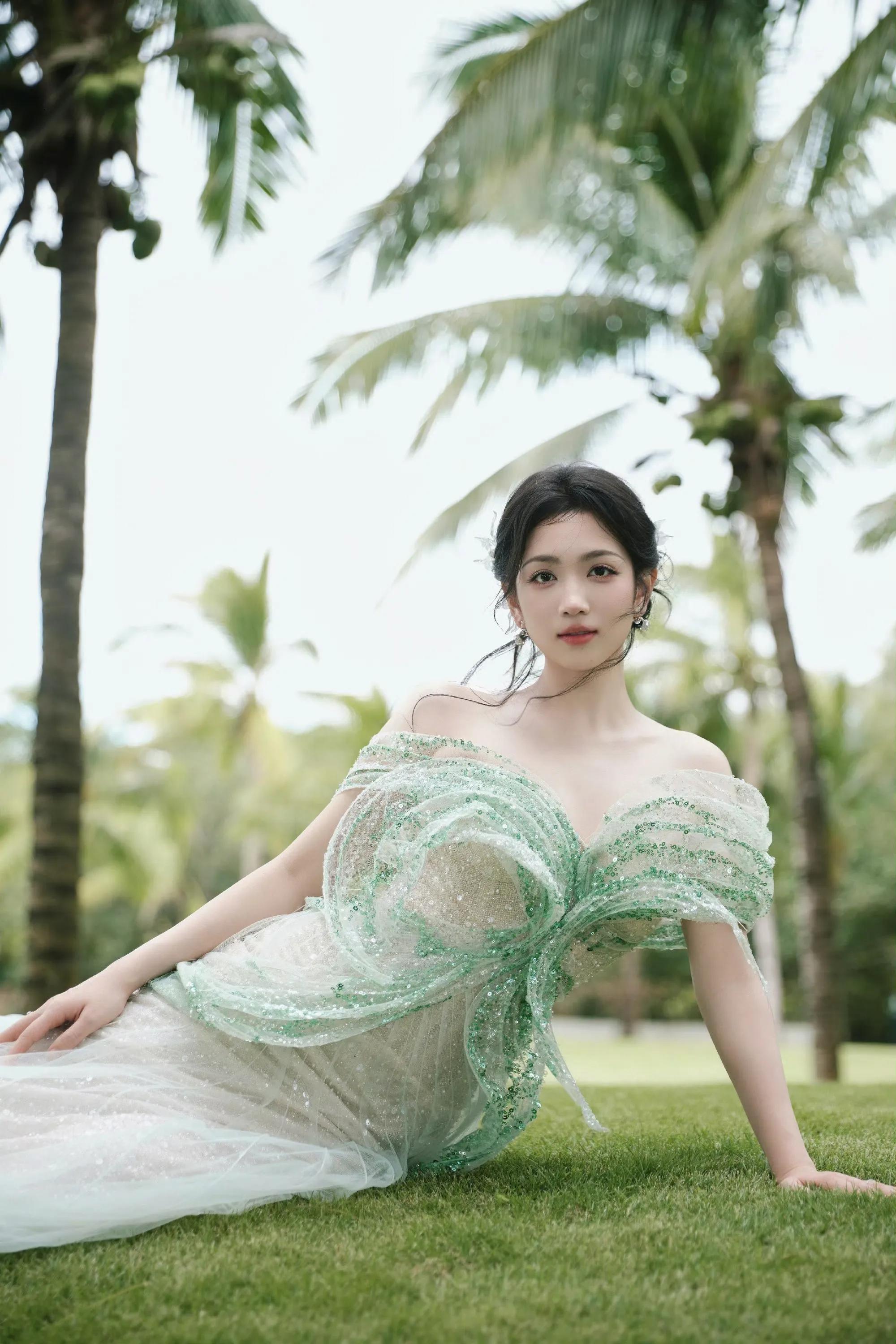 代露娃时尚穿搭，青纱轻裹，曼妙轻盈