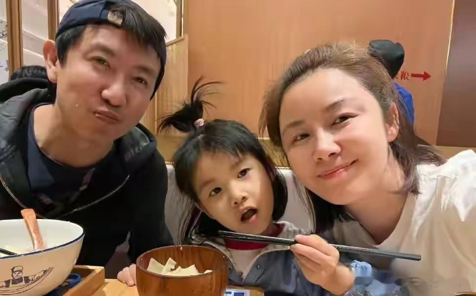 她比董卿美比周涛有才华,不顾父母反对嫁导演陆川,如今幸福了吗