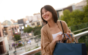 我妈做亲子鉴定，发现我不是我爸亲生后，把我赶出家门