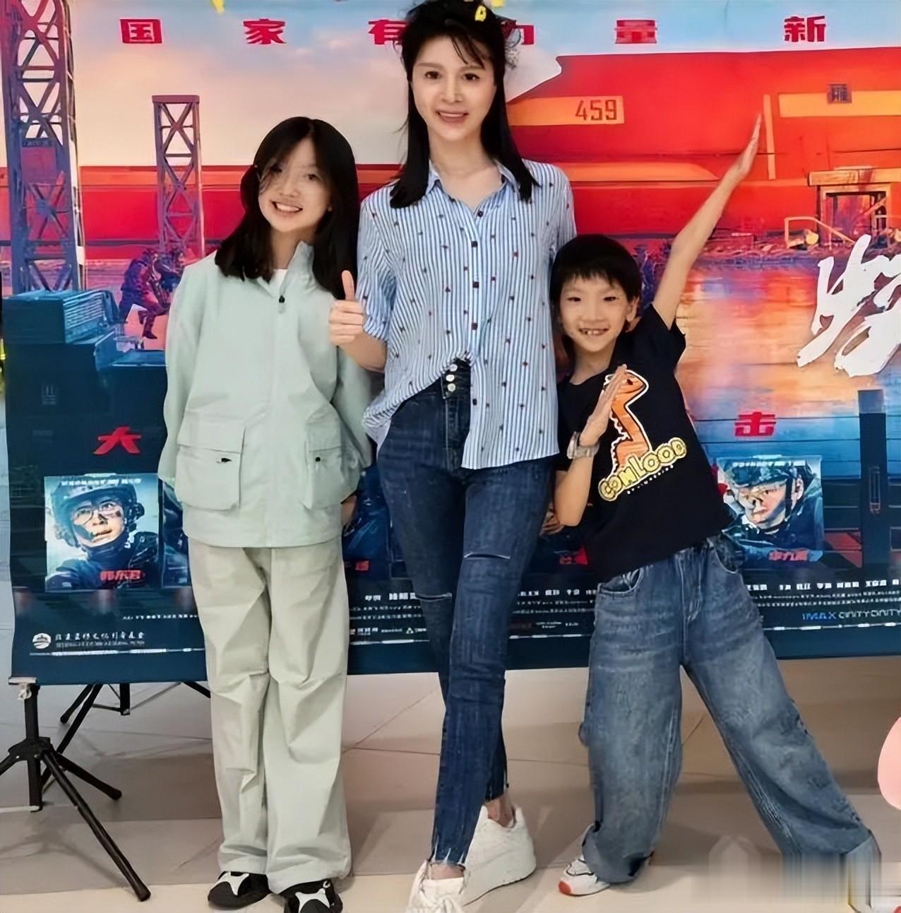 50岁金巧巧近况曝光！与吴启华分手后嫁影业巨头，如今生活很幸福