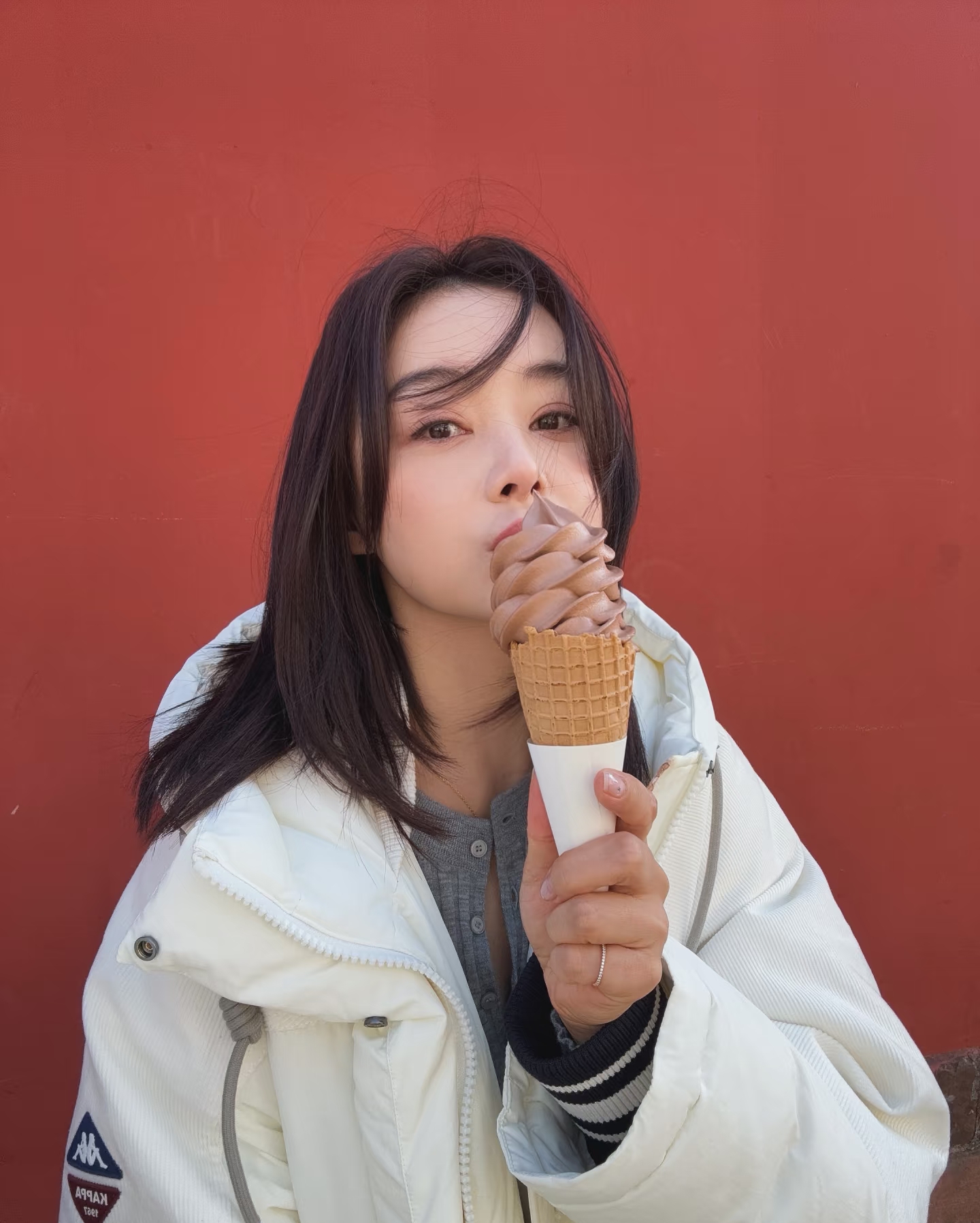 袁姗姗分享美照并配文，自然能量是大补