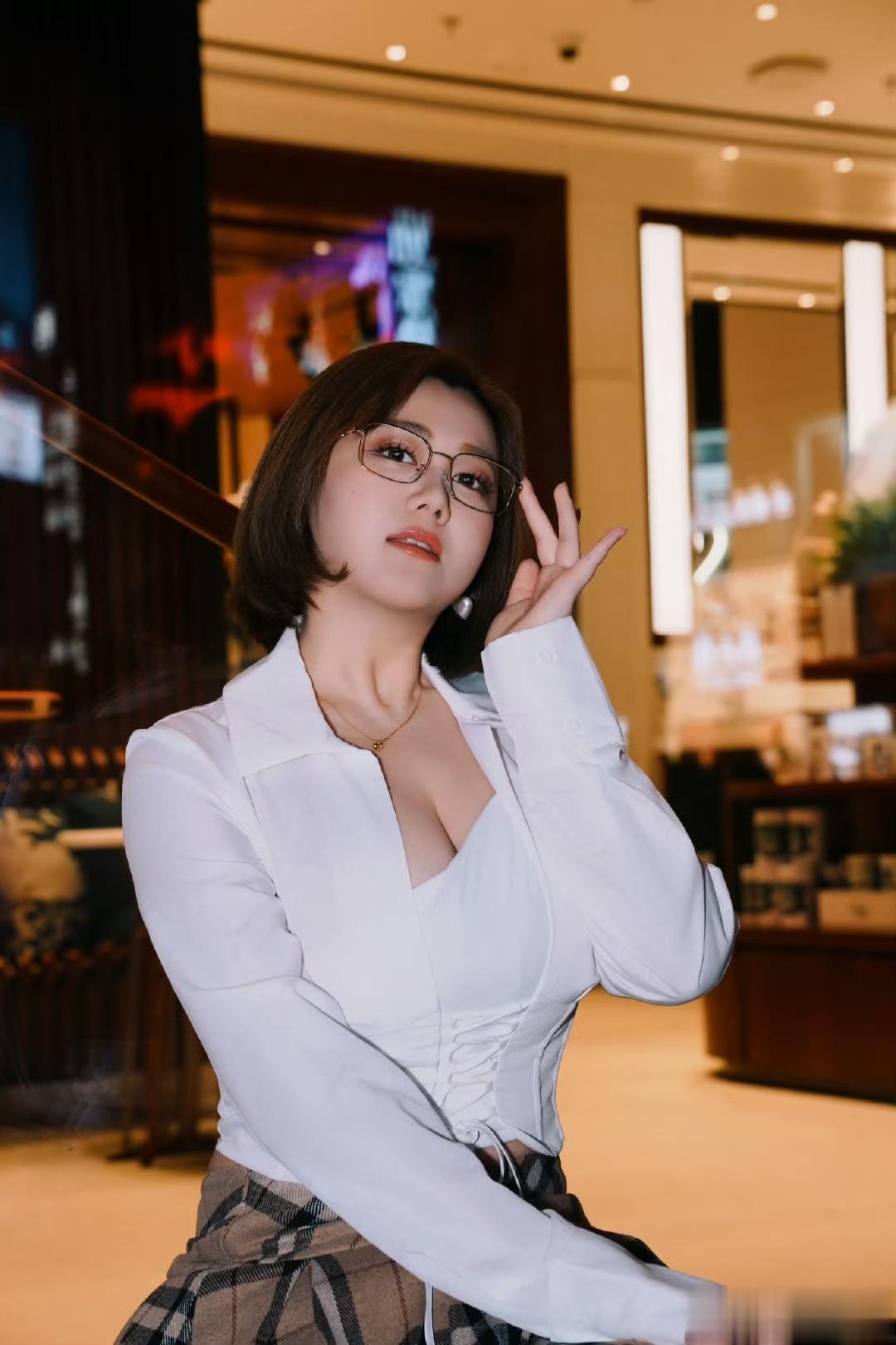 白雲，TVB的艺人身材都这么好么？