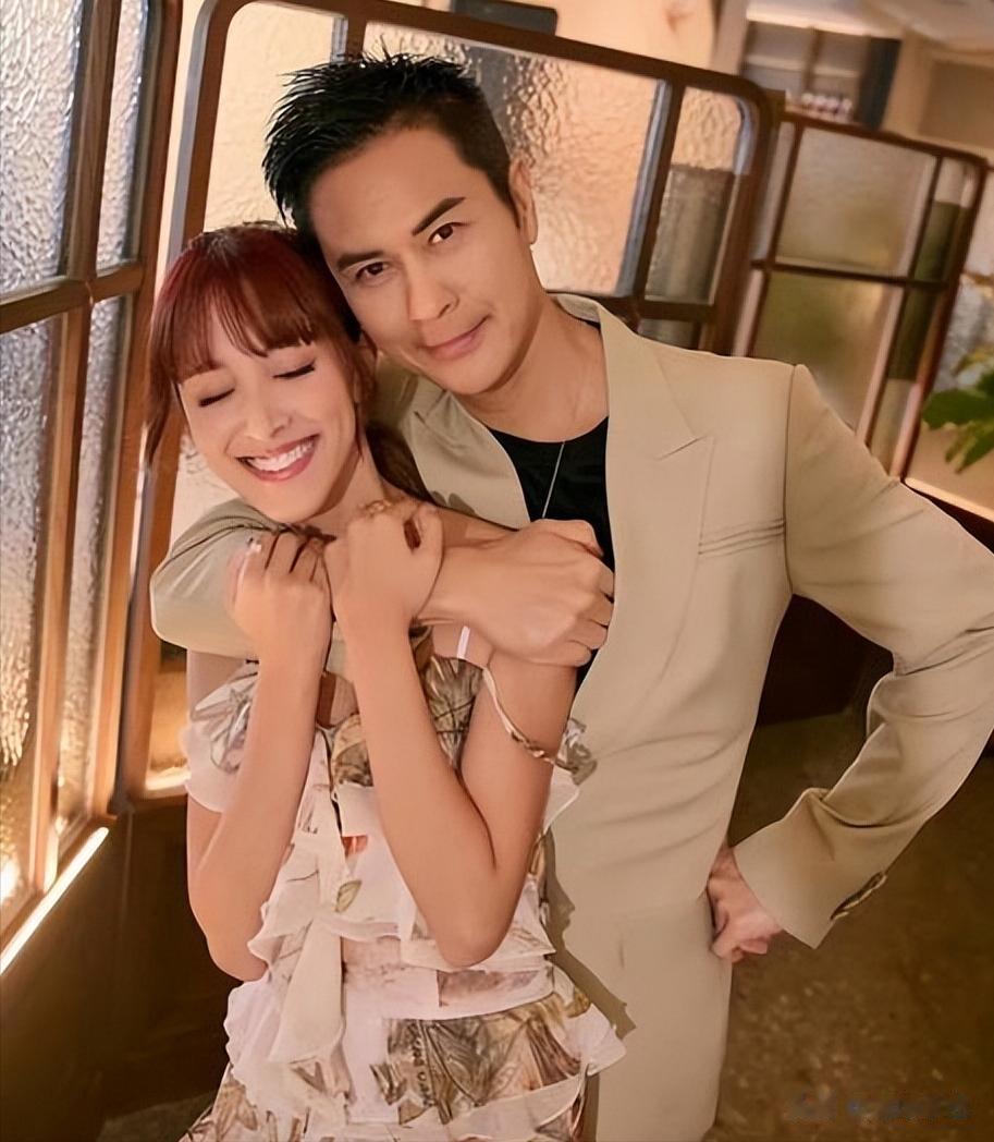 被曝父女恋后，她嫁大21岁明星4年抱3娃，现住1.2亿豪宅生活幸福