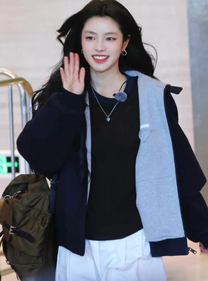 《桃花坞》新路透：方媛腿短个矮，周涛嫩成少女，贺峻霖一身高奢