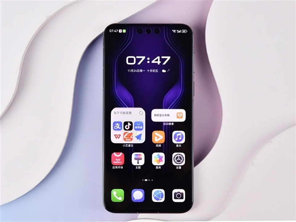 華為“新機皇”終于有貨了，20GB+1TB+鴻蒙OS6，花粉們沒有白等