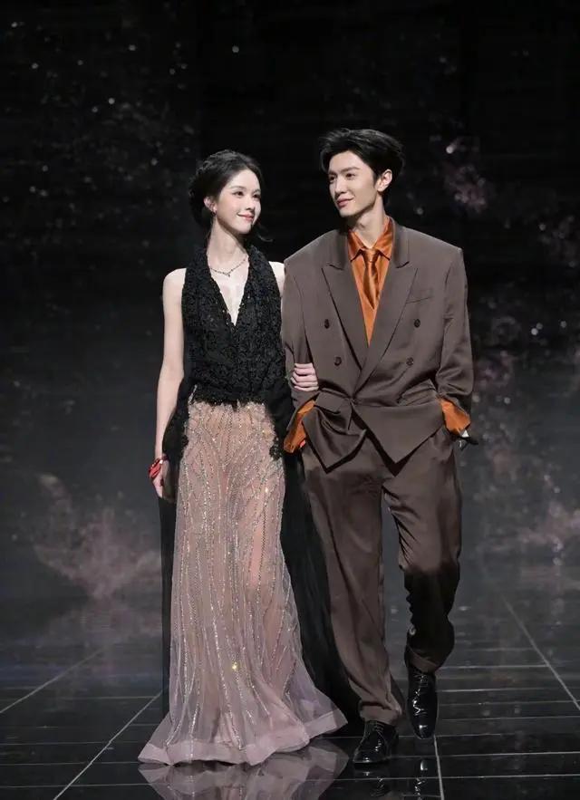 这跟不穿有啥区别？微博之夜“敢露”女星：白鹿、程潇、佟丽娅