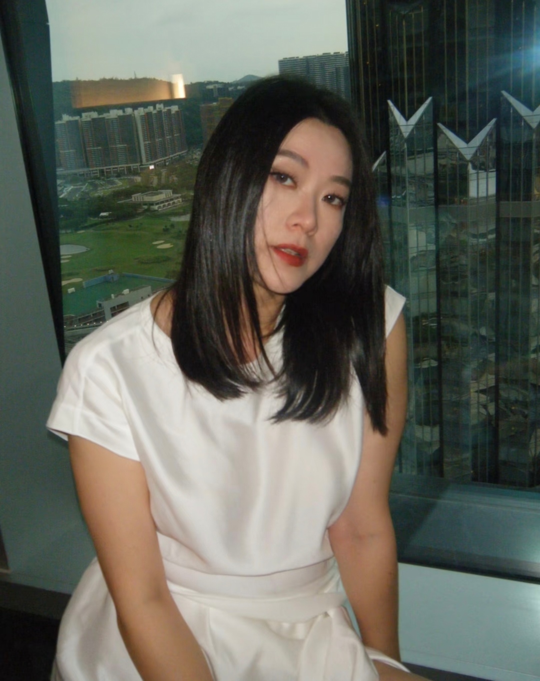 黄璐与好友郭麒麟陈明昊张子贤吃火锅，郭麒麟身材圆润表情搞笑